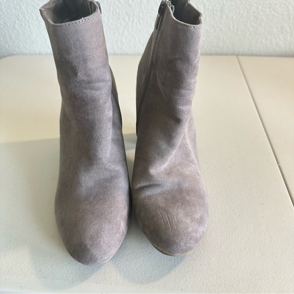 Report Ankle Boots with Floral Embroidery - Picture 2 of 6